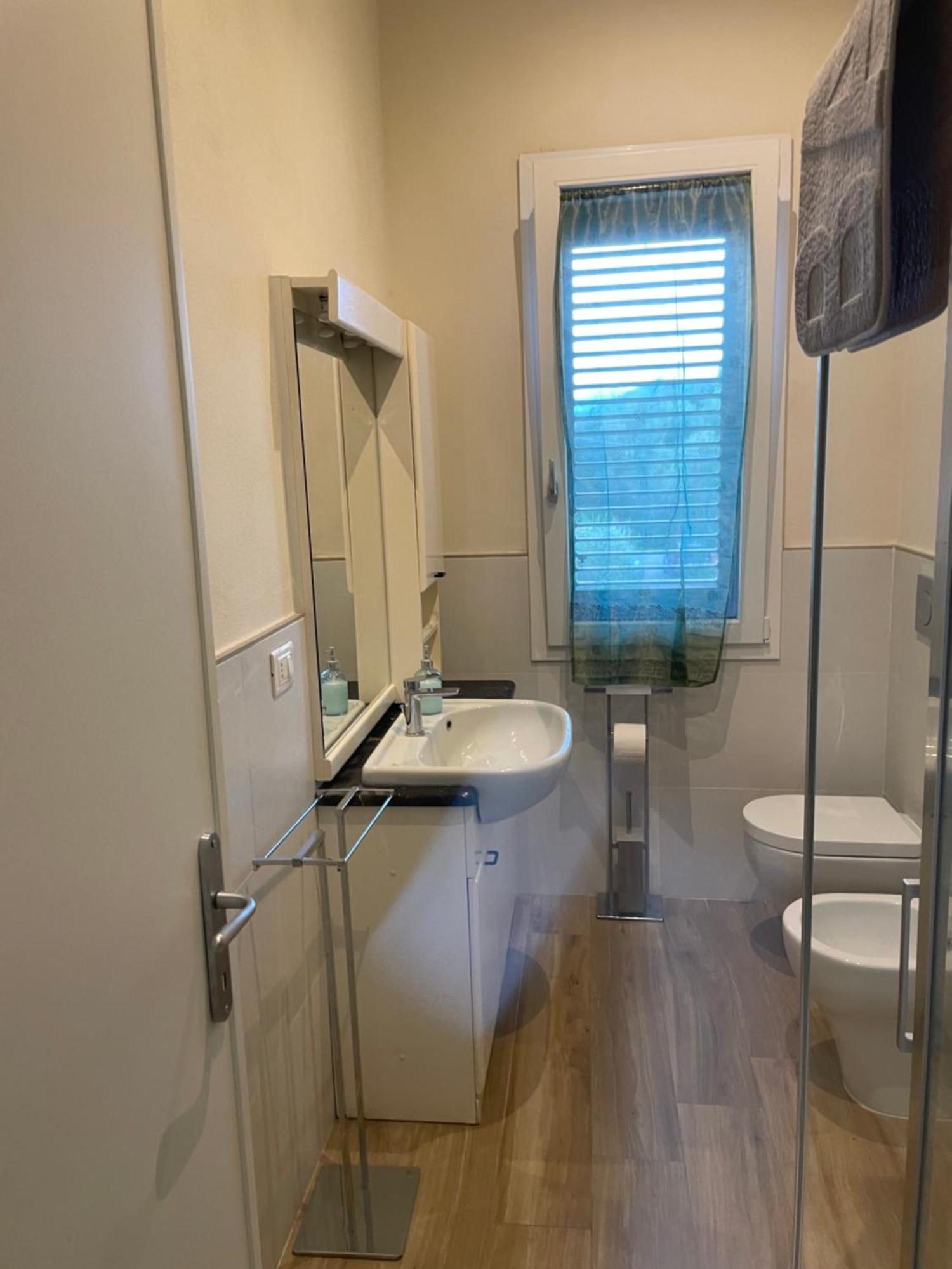 Casa Vacanze “Bouganville” Loc Avane Pisa 韦基亚诺 外观 照片