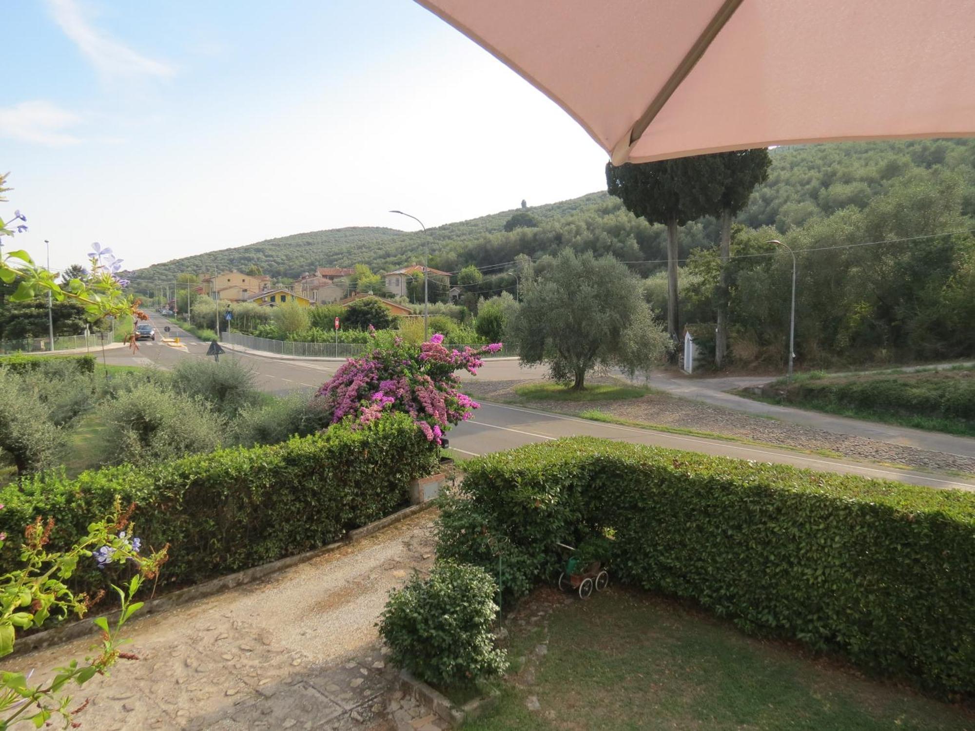 Casa Vacanze “Bouganville” Loc Avane Pisa 韦基亚诺 外观 照片